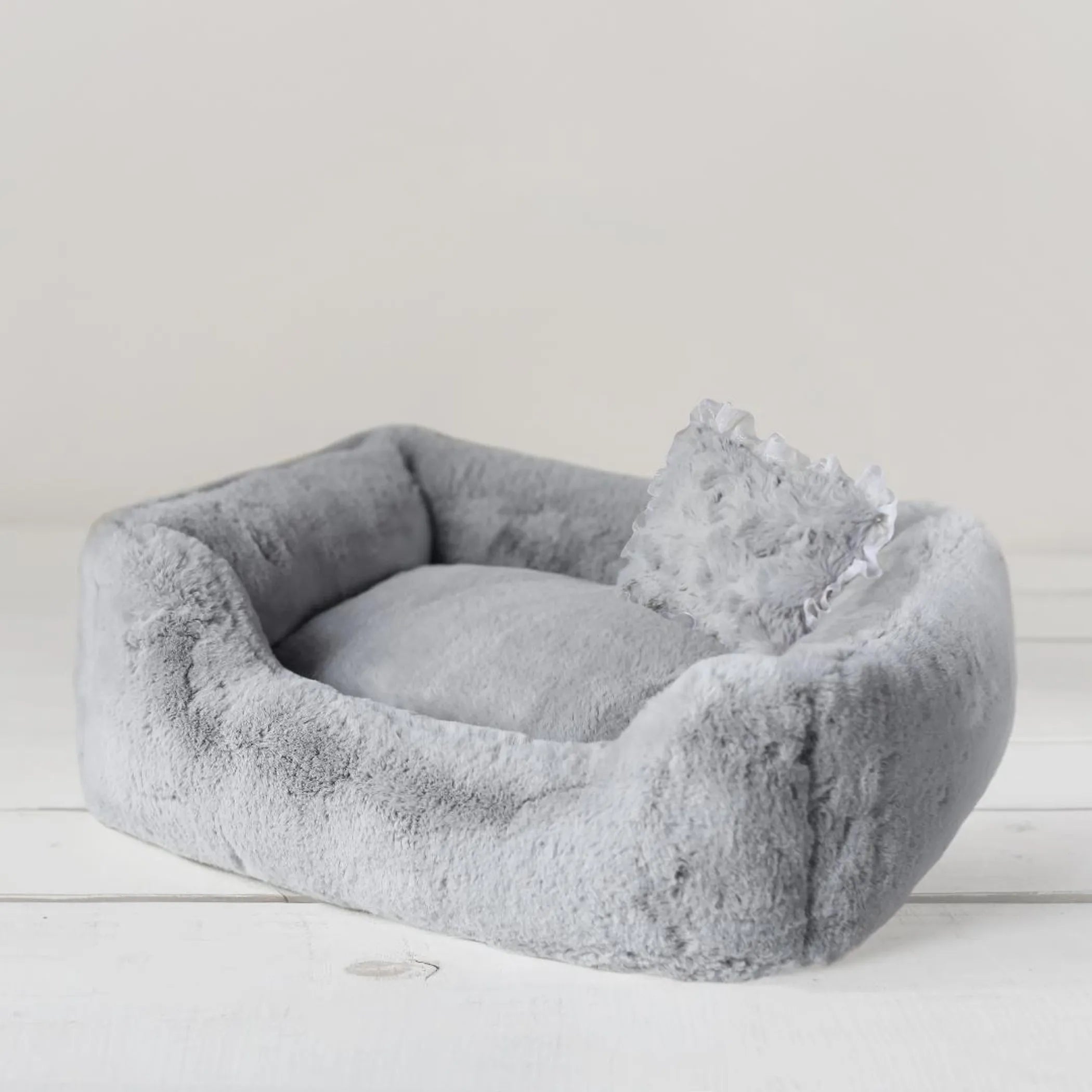 Hello Doggie Divine Luxury Dog Bed with Plush Pillow