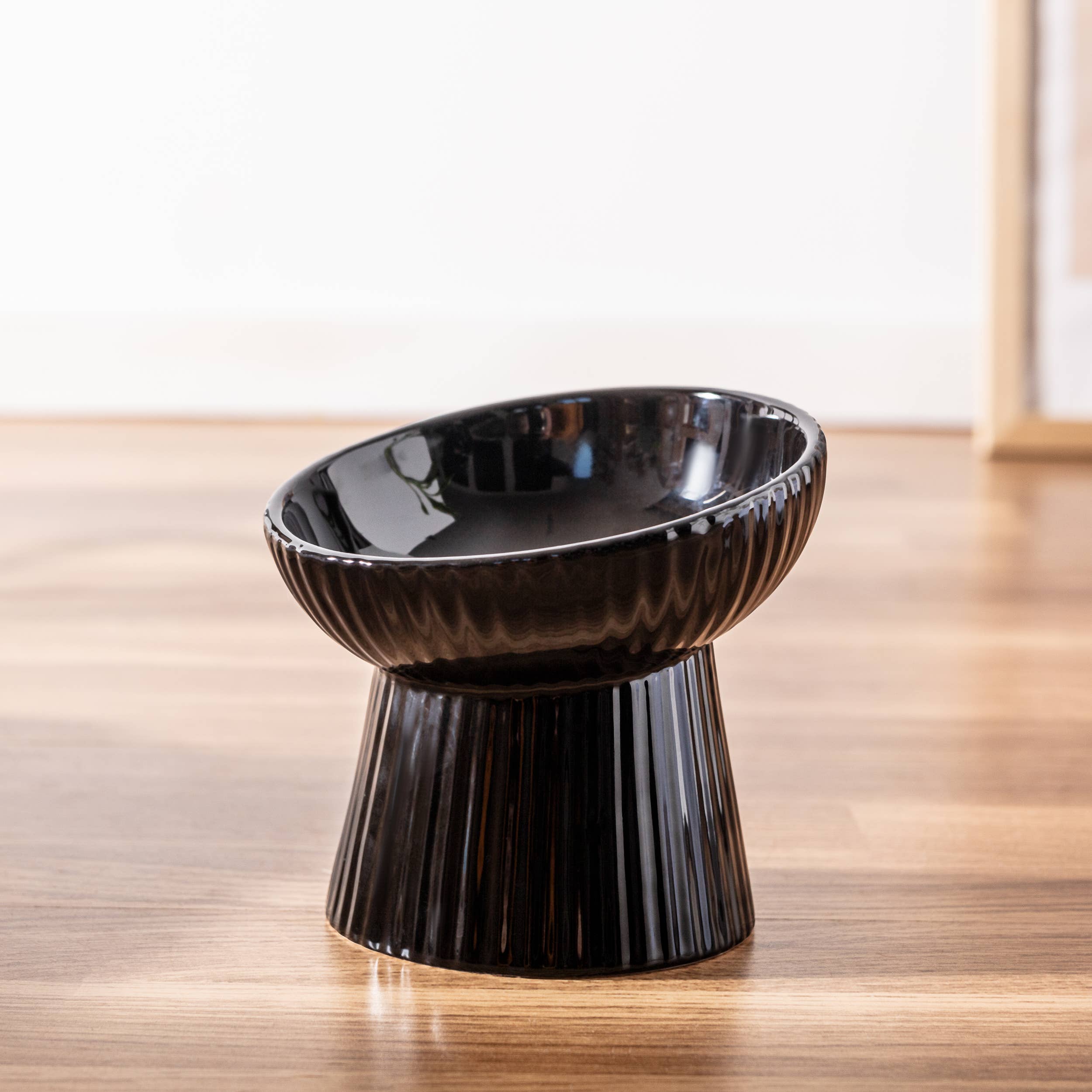 Fluted Tilt Ceramic Cat Dish – Ideal For Food Or Water – Black