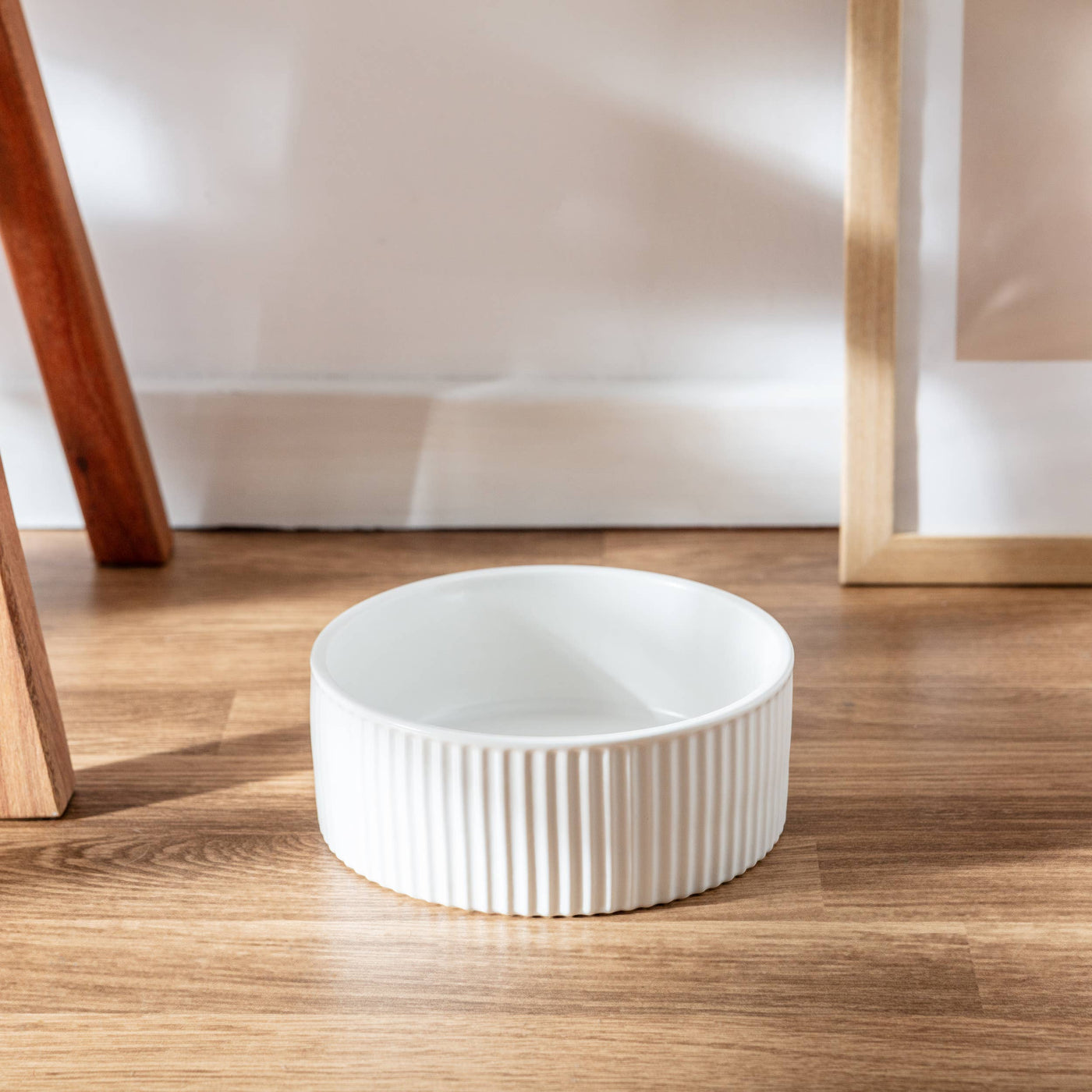 Jardin Ribbed Pet Bowl Collection – Modern Matte Exterior – White / Large